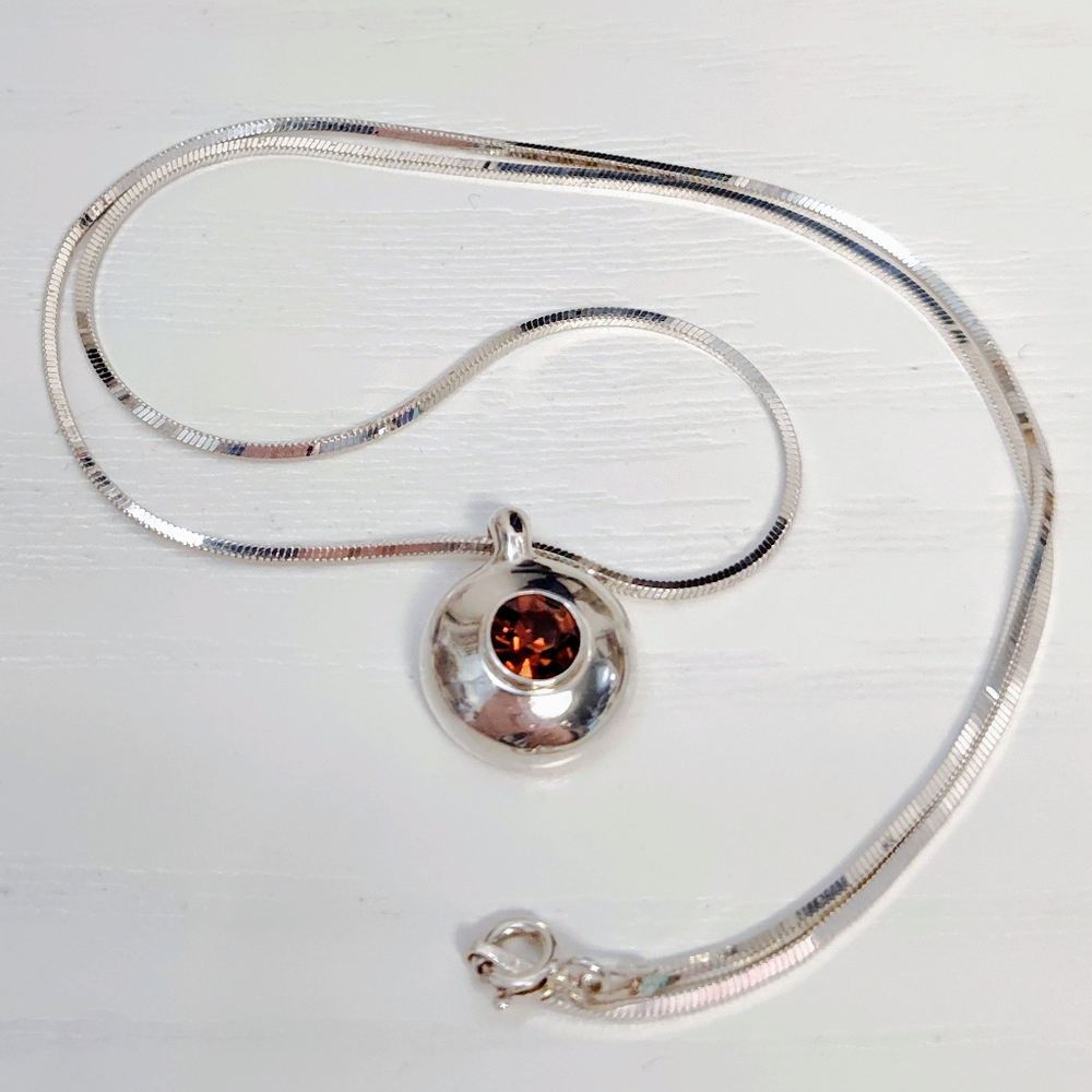 Miriam Salat Sterling Silver Faceted Amber Glass Crystal Round Pendant Necklace - Picture 3 of 12